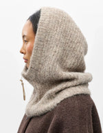 Profil de la Cagoule zippee en maille cotele beige humus balaclava col capuche femme marque Object