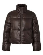 Doudoune courte matelassée marron hot fudge à col montant et fermeture zippée marque PIECES