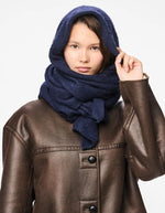 Vue de face de la Grande echarpe longue xl bleue maritime blue pyron long scarf pieces 50x210cm