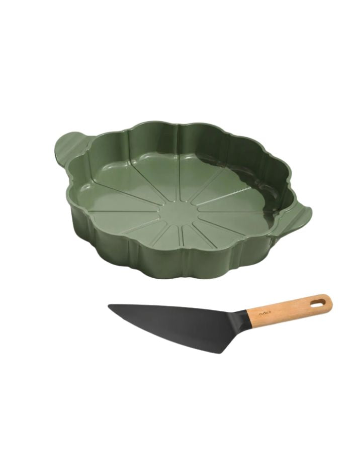 Le formidable plat a tarte vert fougere cookut 29cm en metal recycle avec coupe tarte.