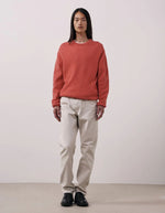 Silhouette avec le Pull homme col rond laine vierge shetland corail crew hartford fabrique en italie