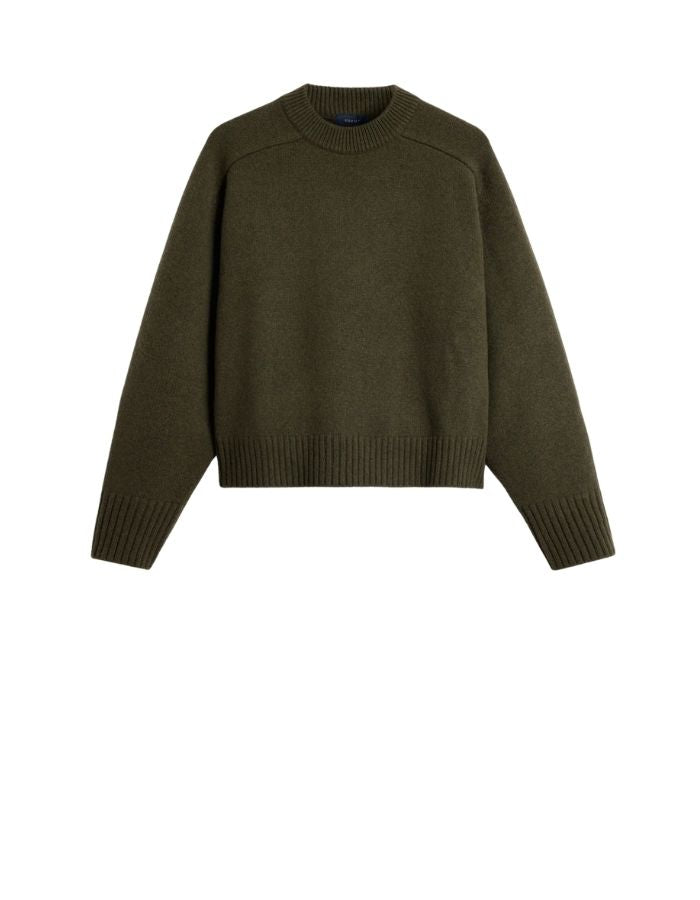 Pull oversize pour femme en laine mérinos kaki chiné avec col rond, fentes aux poignets et sur les côtés, modèle Will de la marque Soeur.