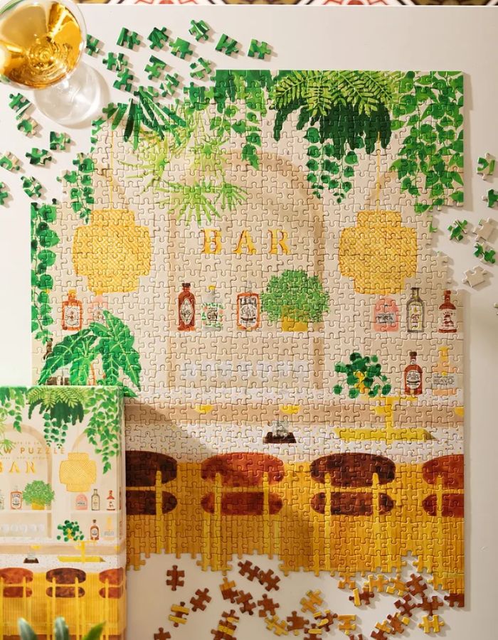 Détail du Puzzle 1000 pieces bar jungle urbaine botanique avec plantes et bouteilles marque All The Ways To Say