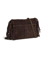 Dos du Sac bandoulière pour femme en cuir suédé marron chocolat avec volants et clous, modèle Aurora Suede Cross Body de PIECES. Présente une bandoulière et une chaîne.