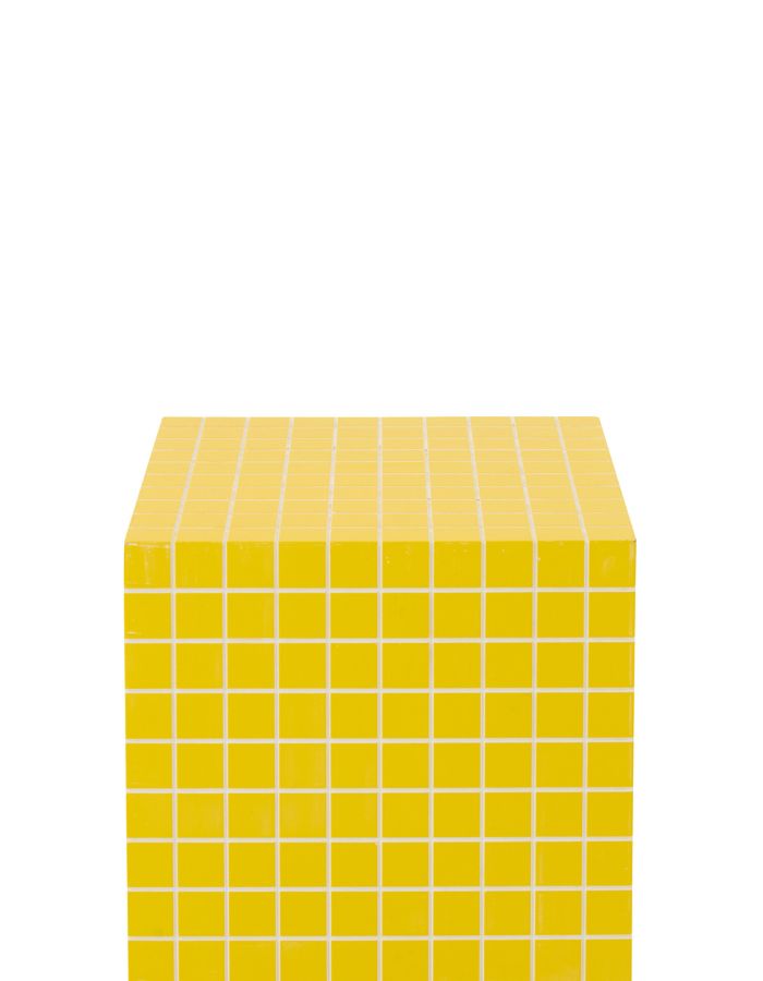 Trinity-table-appoint-cube-damier-jaune-blanc-jolipa-1