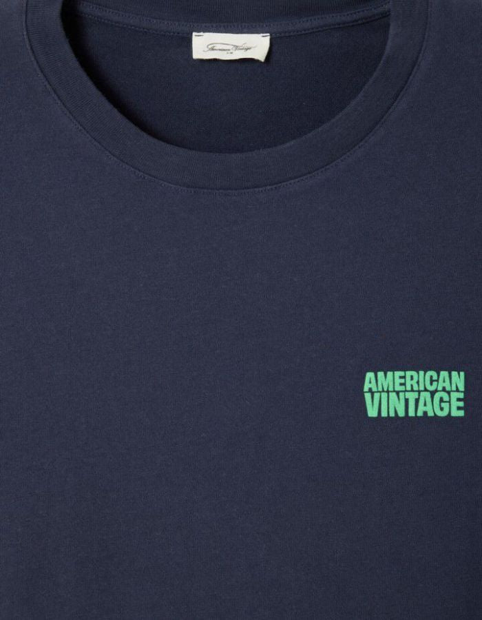Col du Tshirt homme ykobow bleu marine american vintage coton peau de peche logo poitrine