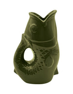 Vase pichet poisson en faïence kaki brillant, marque Opjet. Silhouette sculpturale rétro des années 60, hauteur de 25,3 cm, utilisable comme carafe ou vase.