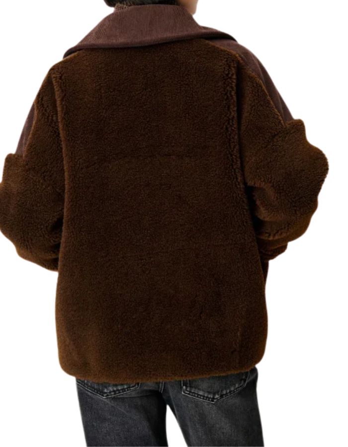 Dos de la Veste ample marron chocolat icy rocky sessun fausse fourrure mouton bouclee empiecements laine
