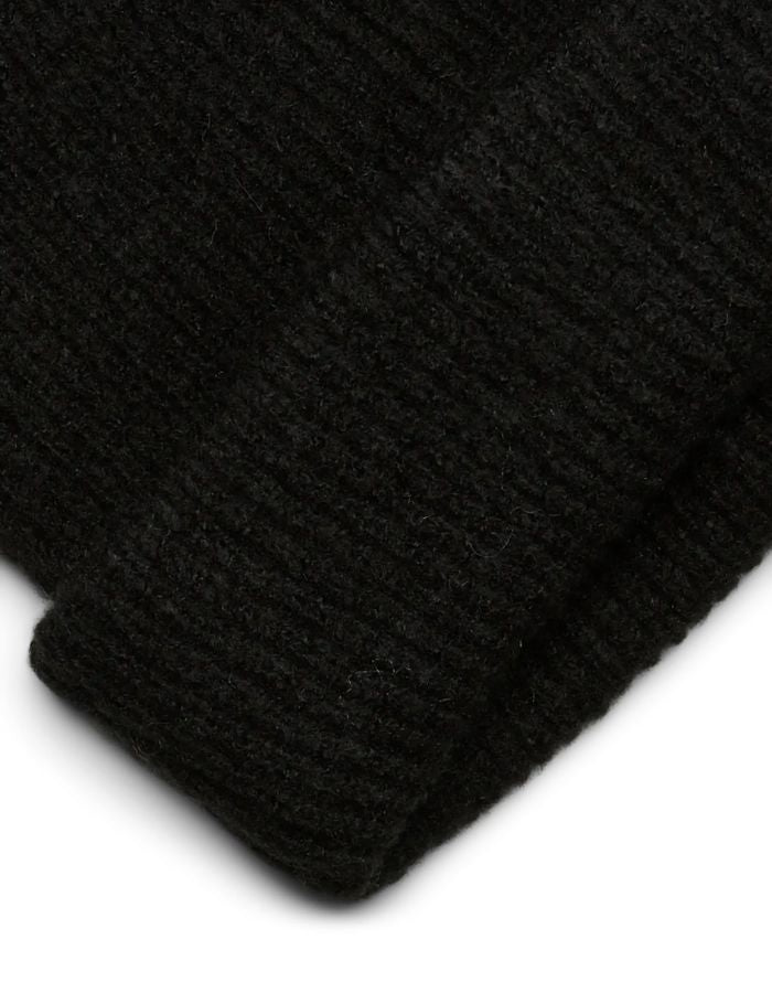 trinity-bonnet-noir-pyron-pieces-2