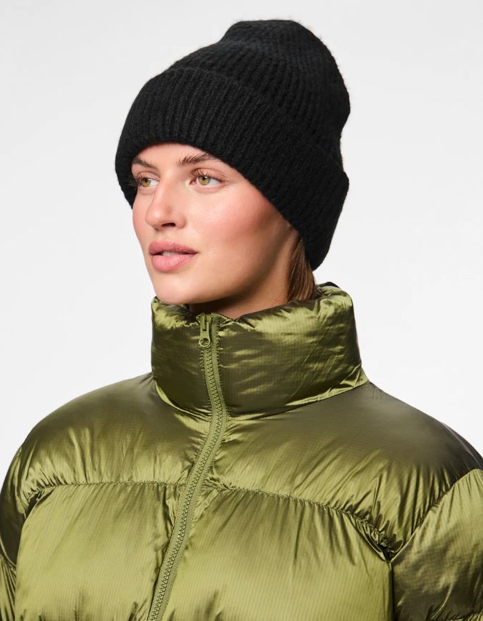 trinity-bonnet-noir-pyron-pieces-3