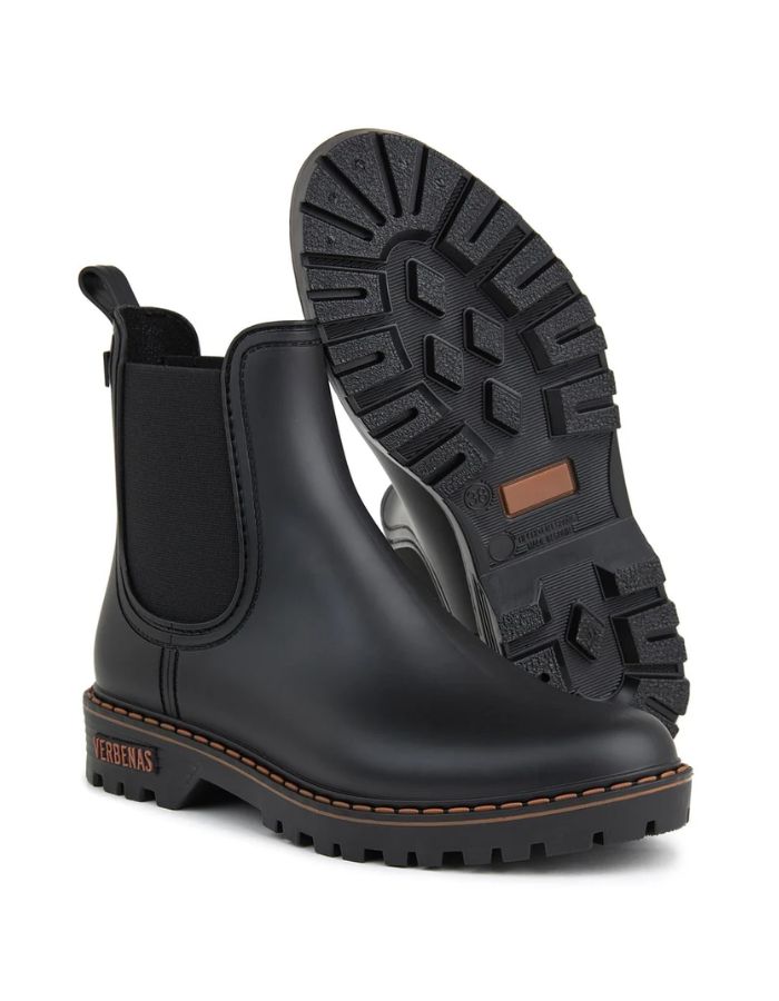 Semelles des Bottines de pluie pour femme en PVC noir avec élastique latéral et semelle crantée, modèle Gaudi Countryside Noir de la marque VERBENAS.