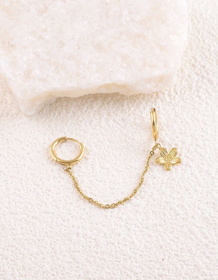 trinity-boucles-d-oreilles-mono-boucle-fleur-acier-inoxydable-1