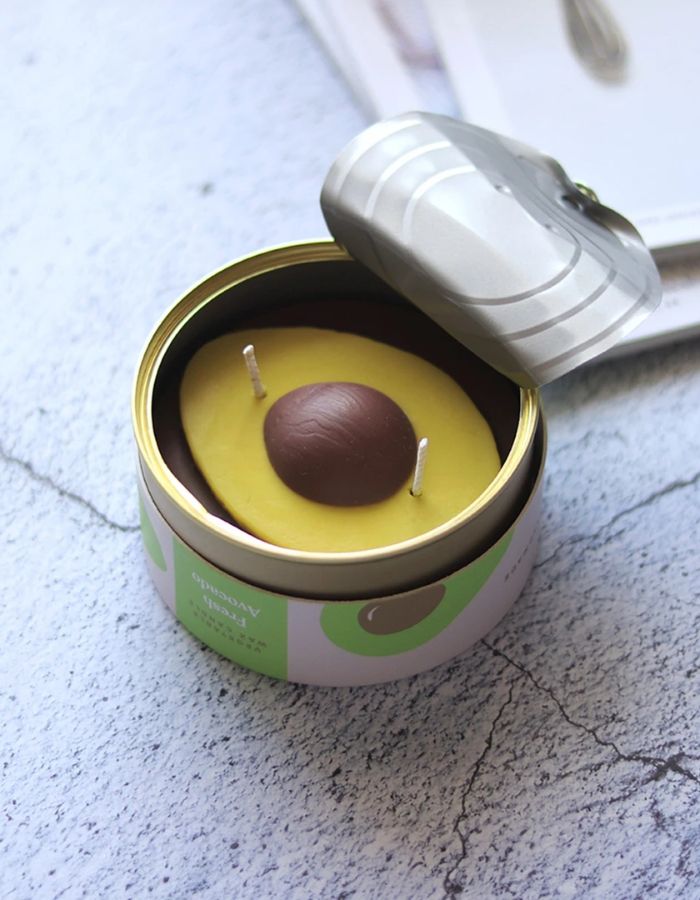 trinity-bougie-avocat-candle-hand-3