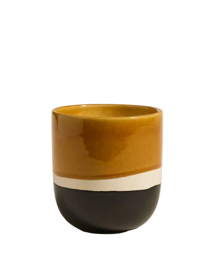 Bougie Sicilia Bois de Santal en grès émaillé Fauve et Radis Noir avec bande blanche.