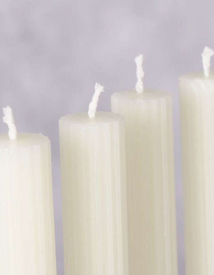 trinity-bougies-fines-blanches-par-quatre-4