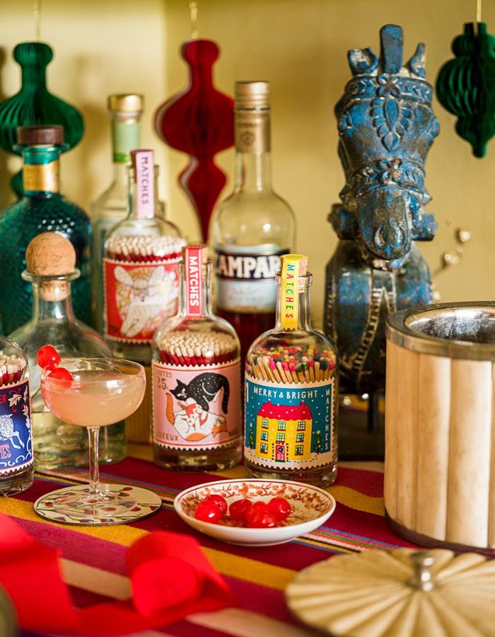 trinity-bouteille-allumettes-christmas-cats-archivist-4