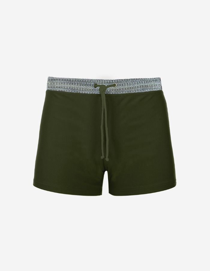 trinity-boxer-bain-sulawesi-kaki-gilis-1