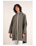 trinity-cape-de-pluie-liberte-kaki-flotte-2