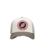 Casquette trucker Sweet Pants Home Run Leo Grey bicolore avec patch logo et dessous de visière imprimé léopard.