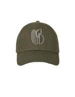 Casquette pour femme de couleur kaki uni, modèle Heloa de la marque Ba&sh. Confectionnée en coton bio, elle présente une visière classique courbée, le logo de la marque brodé en relief sur le devant et une patte de serrage ajustable à l'arrière.