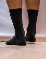 trinity-chaussettes-unies-gris-souris-billy-belt-3