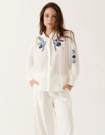 trinity-chemise-auralie-creme-broderie-bleu-fleurs-artlove-1