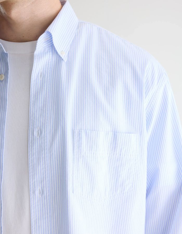 Chemise Rayée Lighto Bellerose en coton bleu clair et blanc, coupe relaxed avec poche poitrine.