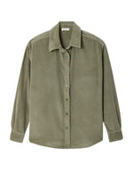 Chemise ample pour homme en velours côtelé couleur argile terre cuite délavée avec col classique et manches longues, modèle Padow couleur Argile Vintage de la marque American Vintage.