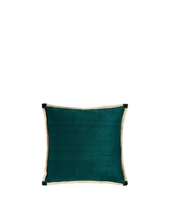 Coussin carré Séquence par Maison Sarah Lavoine en soie sauvage Thé de Chine. Dimensions 42x42 cm, aspect texturé avec reflets naturels, fabrication artisanale en Inde.