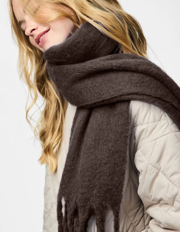 trinity-echarpe-longue-chocolat-nikita-pieces-2
