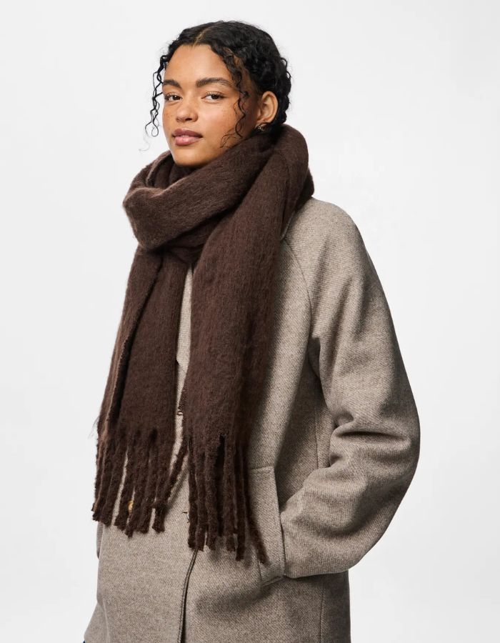 trinity-echarpe-longue-chocolat-nikita-pieces-4