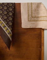Foulard Classique Rose Blush/Beige en voile de coton léger, motif fleuri iconique Soeur.