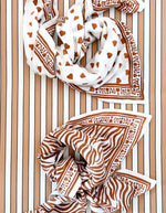 trinity-foulard-love-cannelle-100cm-maison-augustin-2