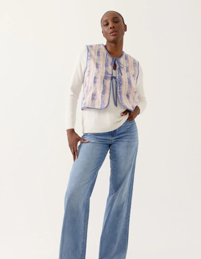 trinity-gilet-sans-manches-broderie-lysarene-rose-artlove-3