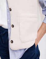 trinity-gilet-sherpa-ecru-veon-hartford-3