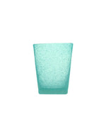 Gobelet en verre soufflé turquoise, cylindrique, avec bulles artisanales.