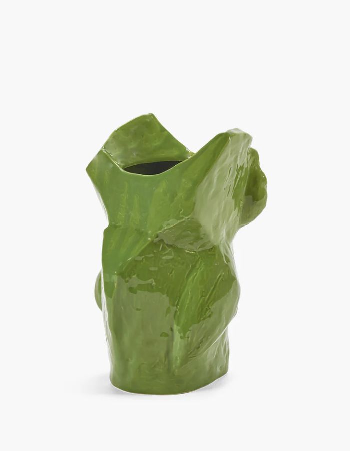 Vue de dos du grand vase sculptural Owl en céramique vert forêt par Marni pour Serax, design hibou géométrique After Midnight, finition émaillée brillante, H 30 cm.