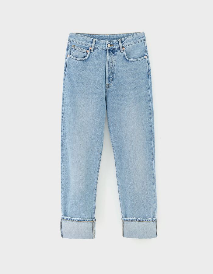Jean denim N.46 bleu clair délavé Bellerose, coupe large, taille mi-haute, ourlets retroussés.