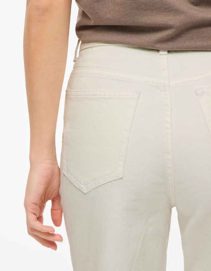 trinity-jean-droit-taille-haute-blanc-nuage-kelly-vila-7