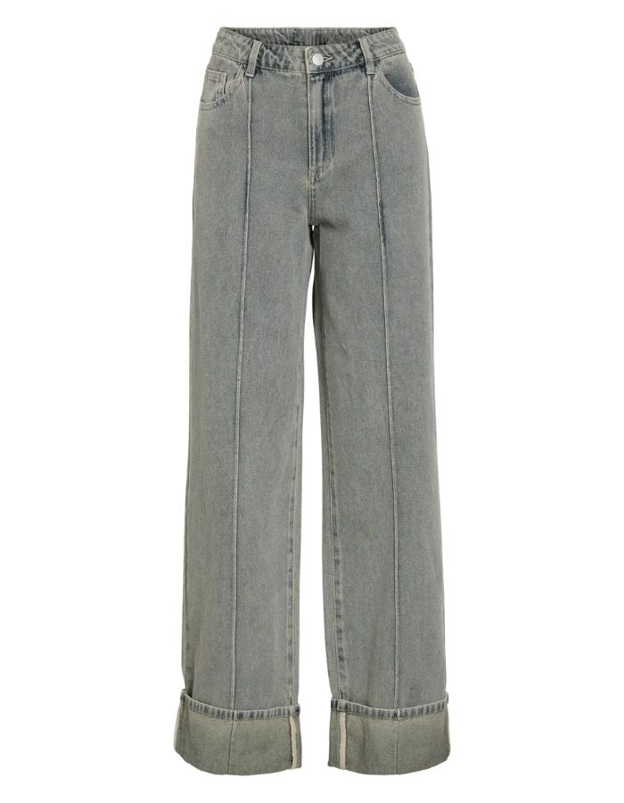 Jean Vivian femme en denim bleu clair, coupe regular, taille mi-haute, avec ourlets retroussés.