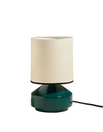 Lampe Claude Bleu Sarah, petite lampe de table en céramique émaillée bleu canard avec abat-jour crème.