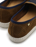 trinity-mocassins-daim-match-marine-marron-rivieras-3