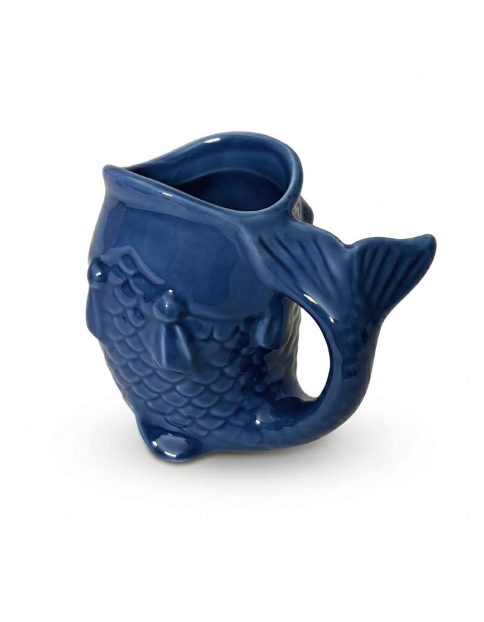 Mug en céramique bleu majorelle brillant sculpté en relief en forme de poisson avec anse ergonomique