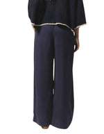 trinity-pantalon-flore-sleek-marine-kanope-2_21244bcc-1ec6-411d-8b80-55a77a502c40
