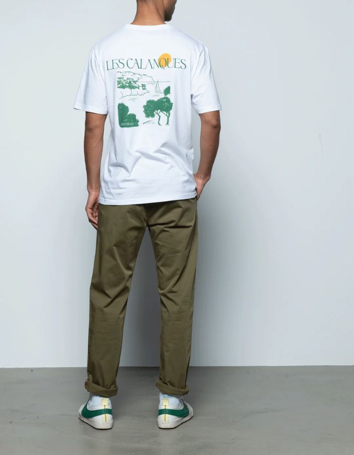 Pantalon chino Marseille Olive Hero Seven, coupe fuselée, poches italiennes, look vintage.