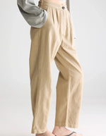 Pantalon Pillow Clay Bellerose beige en popeline coton-lin, coupe jambes droites, taille élastiquée.