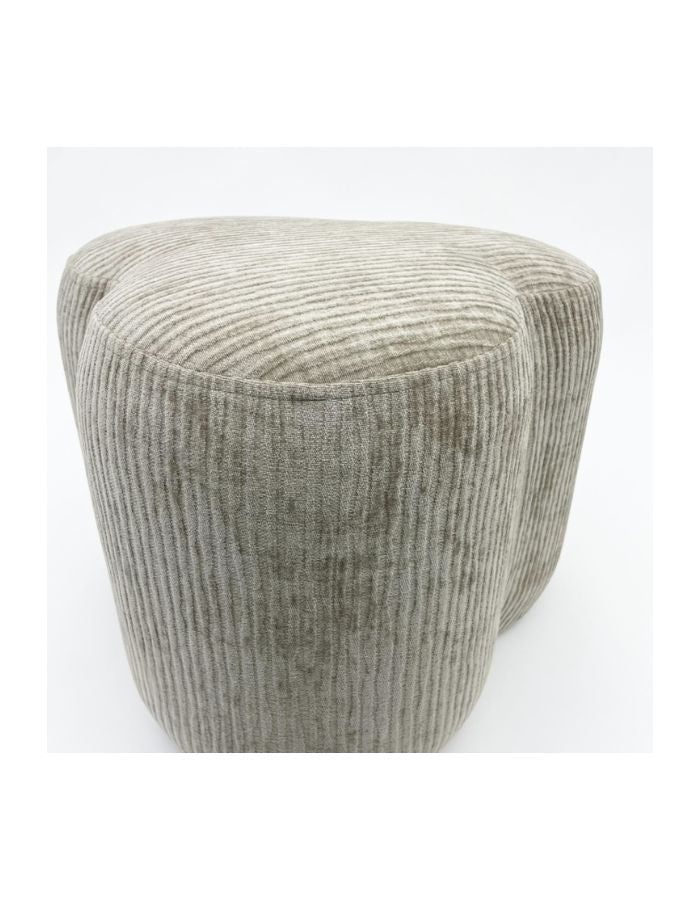 trinity-pouf-agapa-velours-beige-bazardeluxe-3