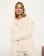 trinity-pull-capuche-capuche-land-ecru-bella-jones-1