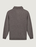 Dos du Pull col camionneur zippé en laine d'agneau marron coffee pour homme avec patch cœur sur la poitrine, modèle Delépine Heart Patch de la marque Maison Labiche.