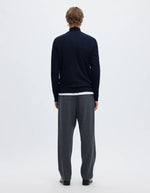 Dos du Pull pour homme à col montant demi-zip en laine mérinos bleu marine, modèle Tray LS Knit Reg Merino Half Zip couleur Navy Blazer de la marque SELECTED HOMME.